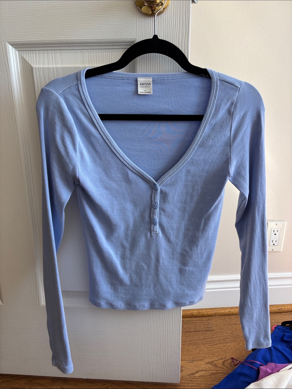 Aritzia Pale Blue Long-Sleeve Henley V-Neck Top